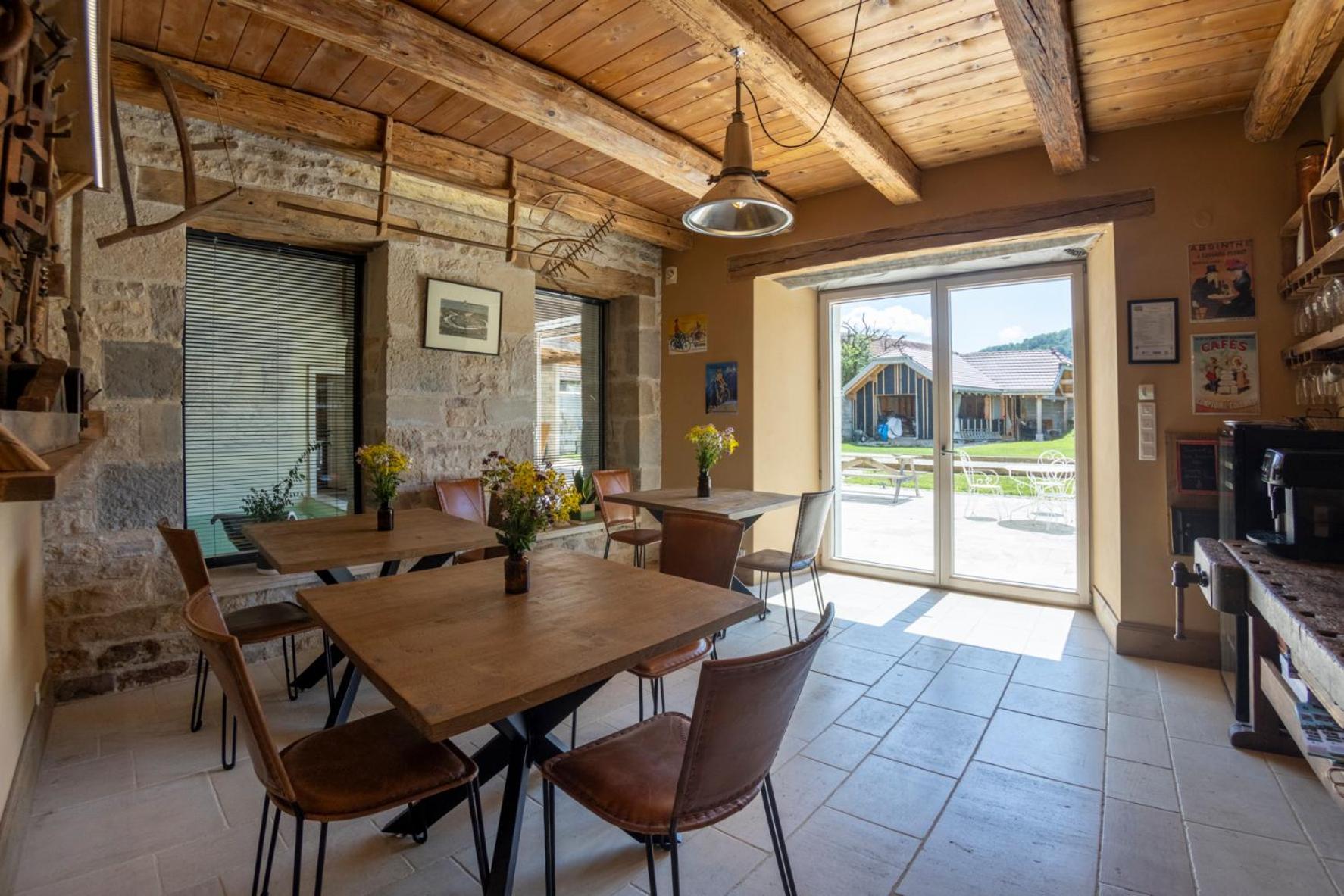 Le Relais Des Deux Tours Bed & Breakfast Bremondans ภายนอก รูปภาพ